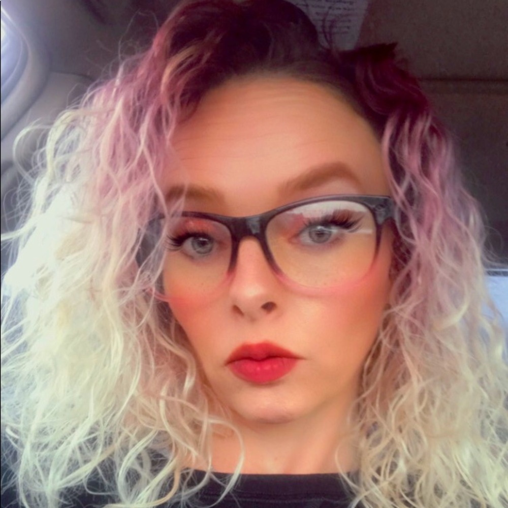 Meet your Posher, Ashley